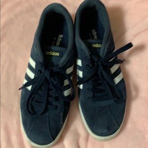 Adidas sneakers 👟